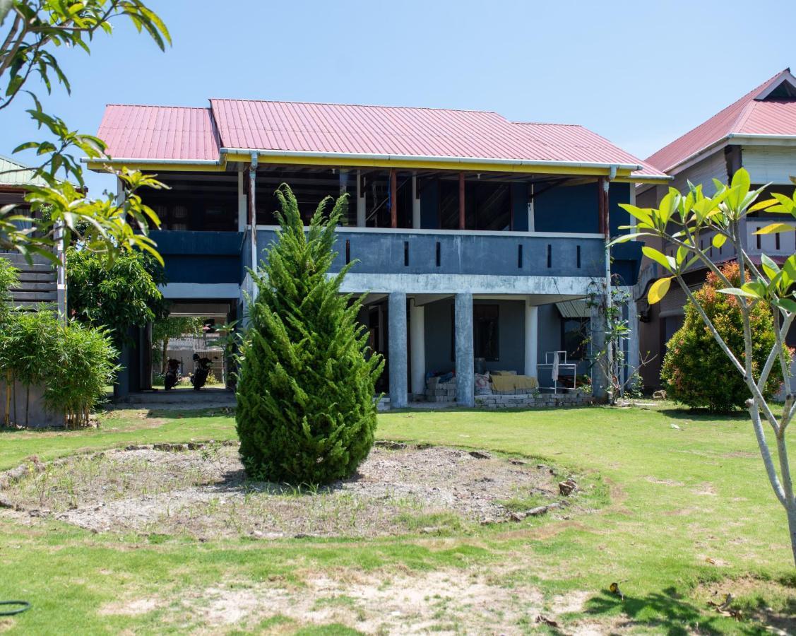 Yuni Surf House Apartment Lagudri Exterior photo